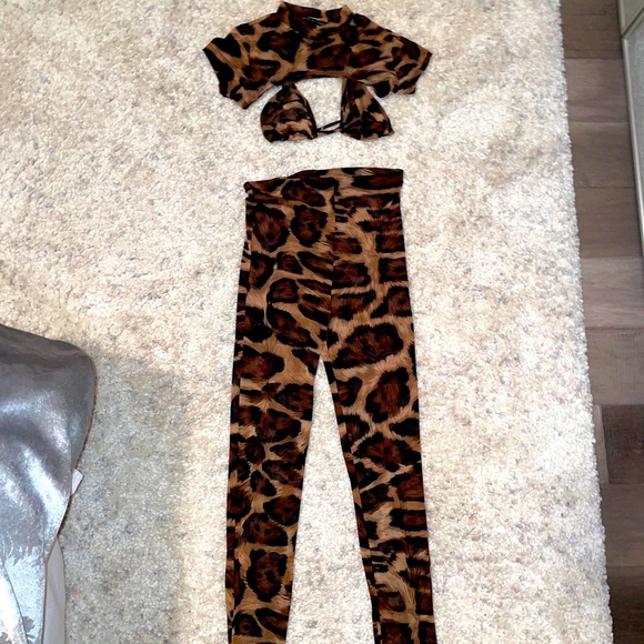 Can’t Control Me Pant Set - Picture 2 of 2